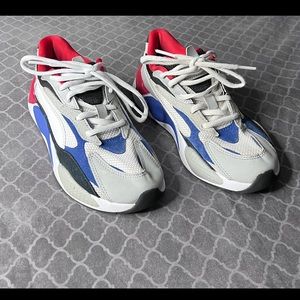 Puma sneakers / size 3